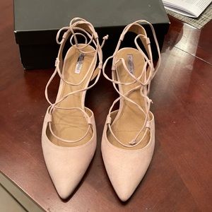 Beautiful authentic Tahari shoes